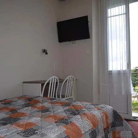 Hotell Montfort 2*
