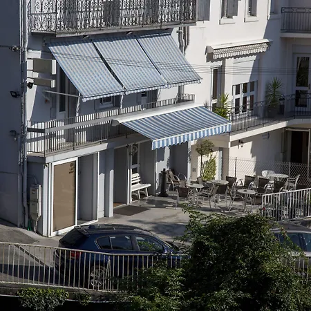 Montfort Hotel