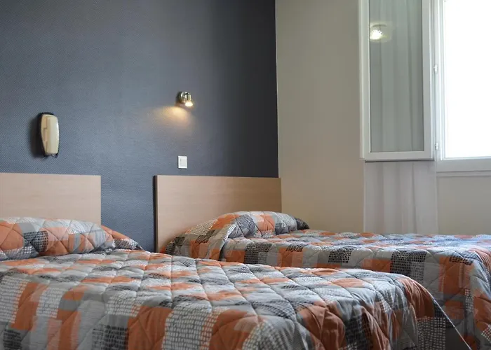 ホテル Montfort 2*