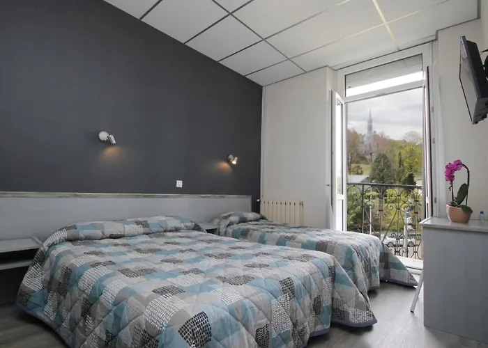 Montfort Отель Лурд