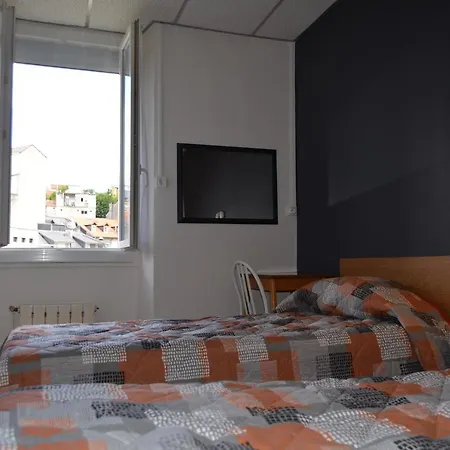 Hotel Montfort 2*