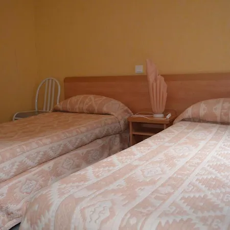 Ξενοδοχείο Montfort 2*