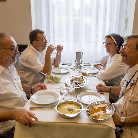 Ξενοδοχείο Montfort Λούρδη