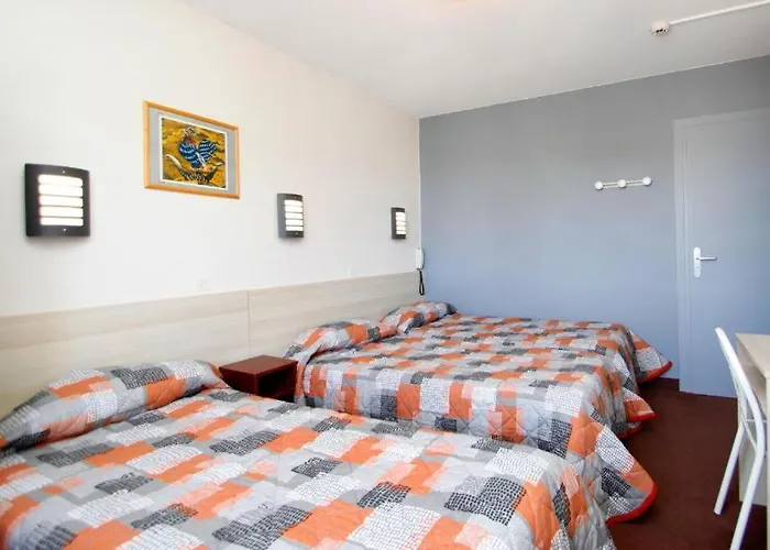 Montfort Ξενοδοχείο 2*