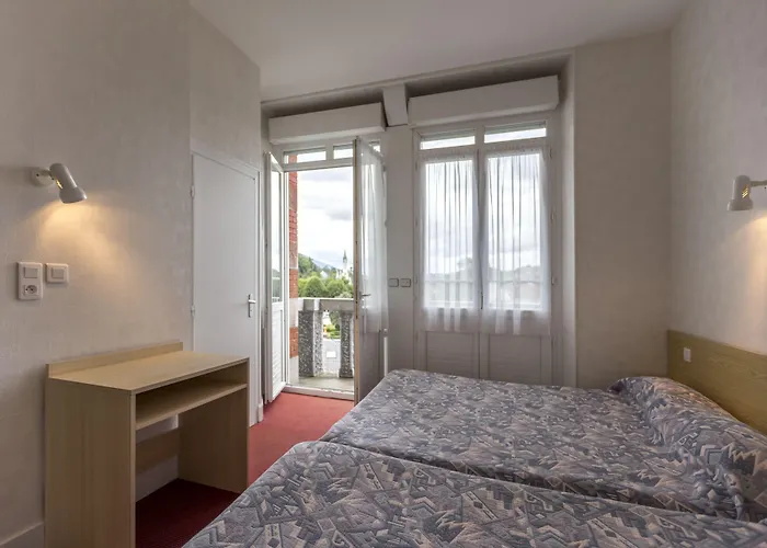 Montfort Ξενοδοχείο 2*