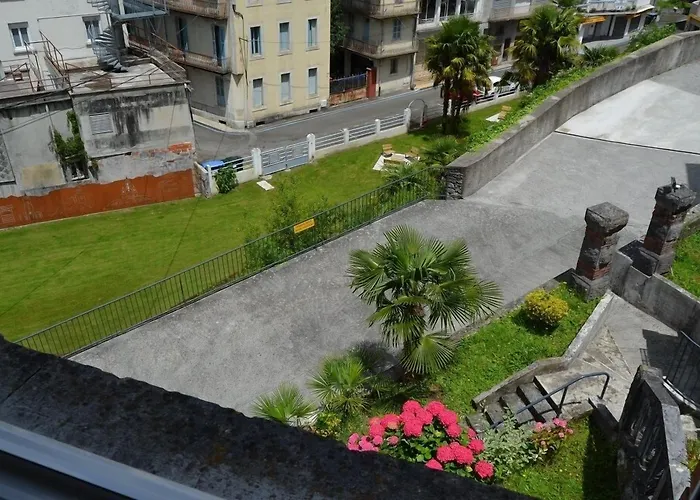 Montfort Ξενοδοχείο 2*